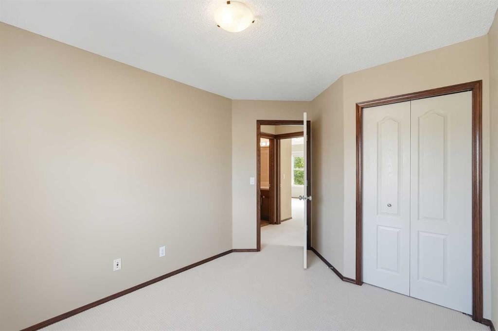 258 Cranberry Place Se, Calgary, AB