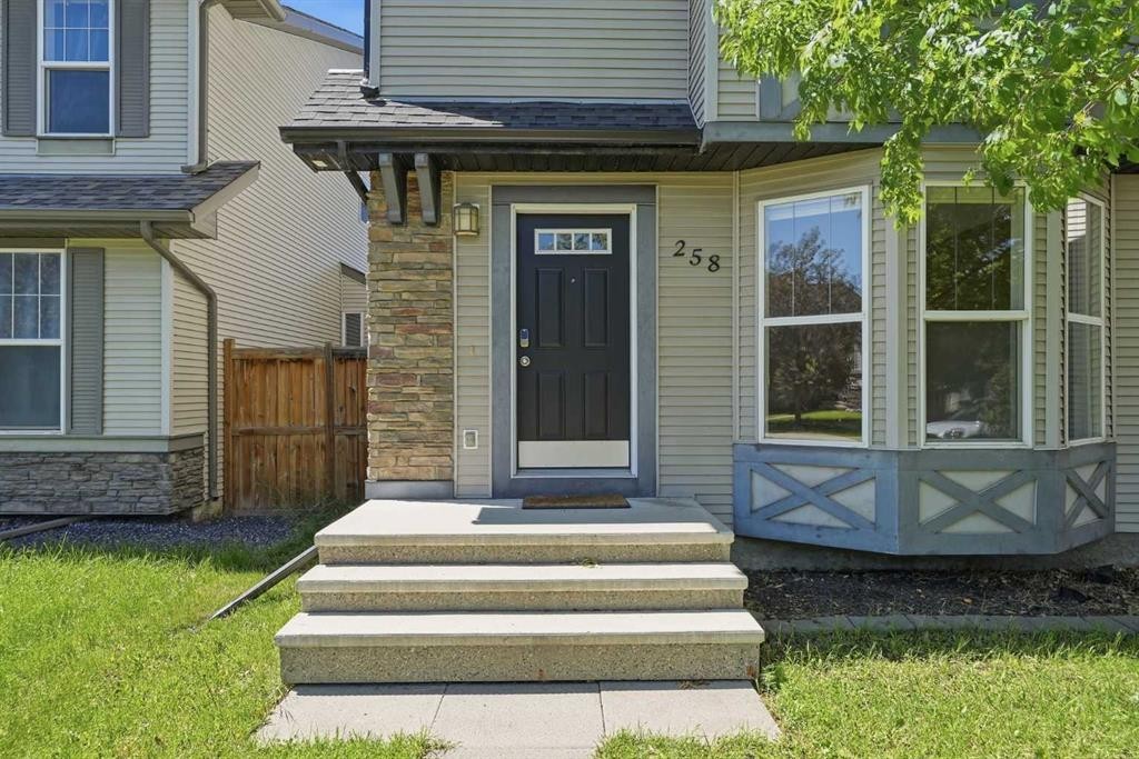 258 Cranberry Place Se, Calgary, AB