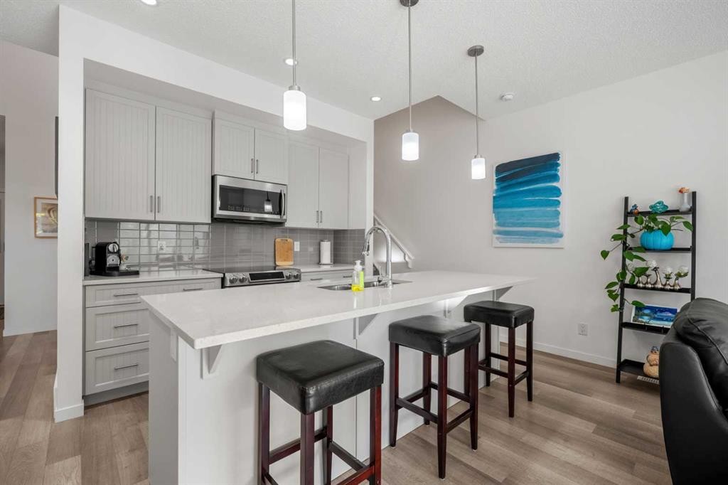 203 Mahogany Grove Se, Calgary, AB