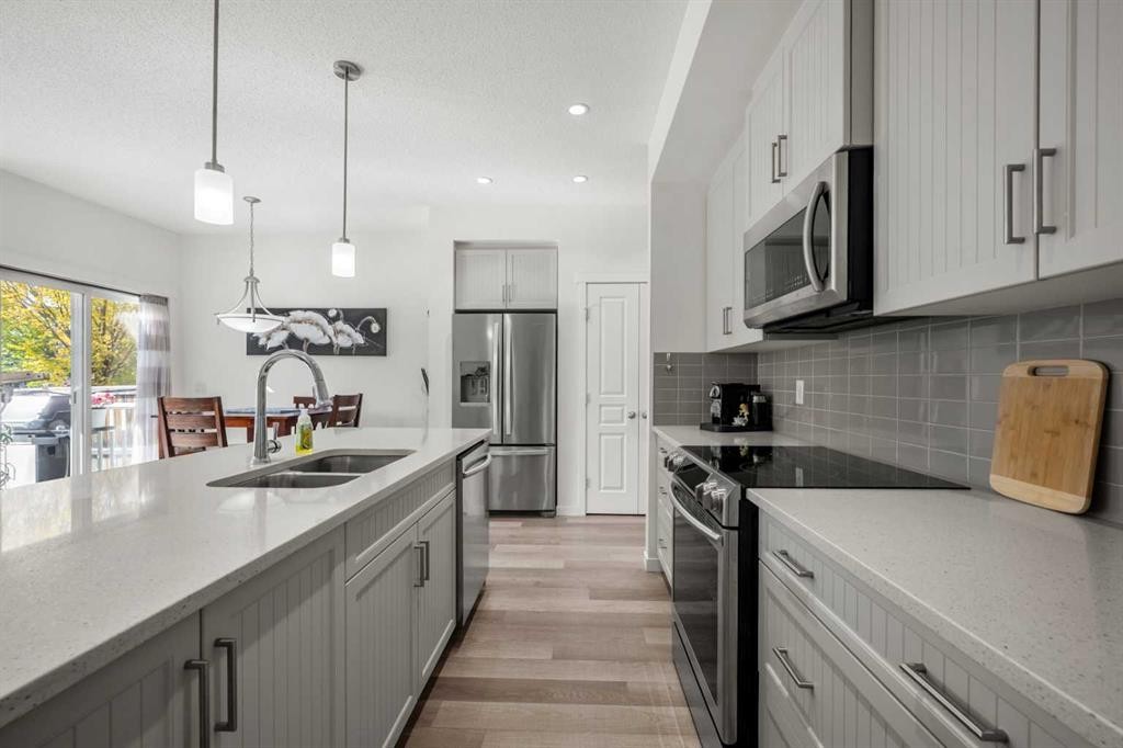 203 Mahogany Grove Se, Calgary, AB