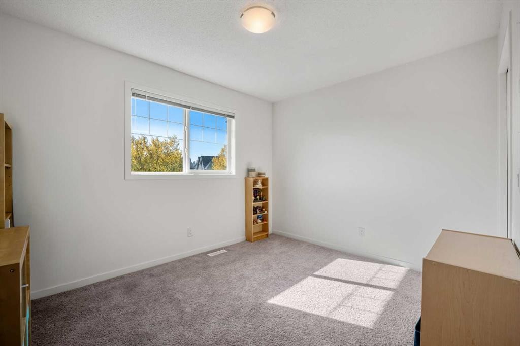203 Mahogany Grove Se, Calgary, AB