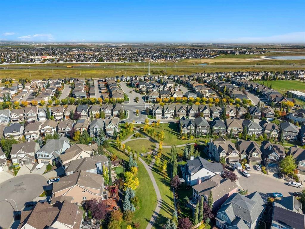 203 Mahogany Grove Se, Calgary, AB