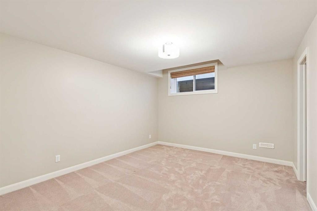 2022 43 Avenue Sw, Calgary, AB
