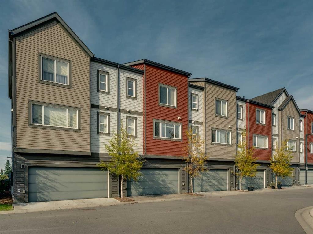 147 Copperstone Park Se, Calgary, AB