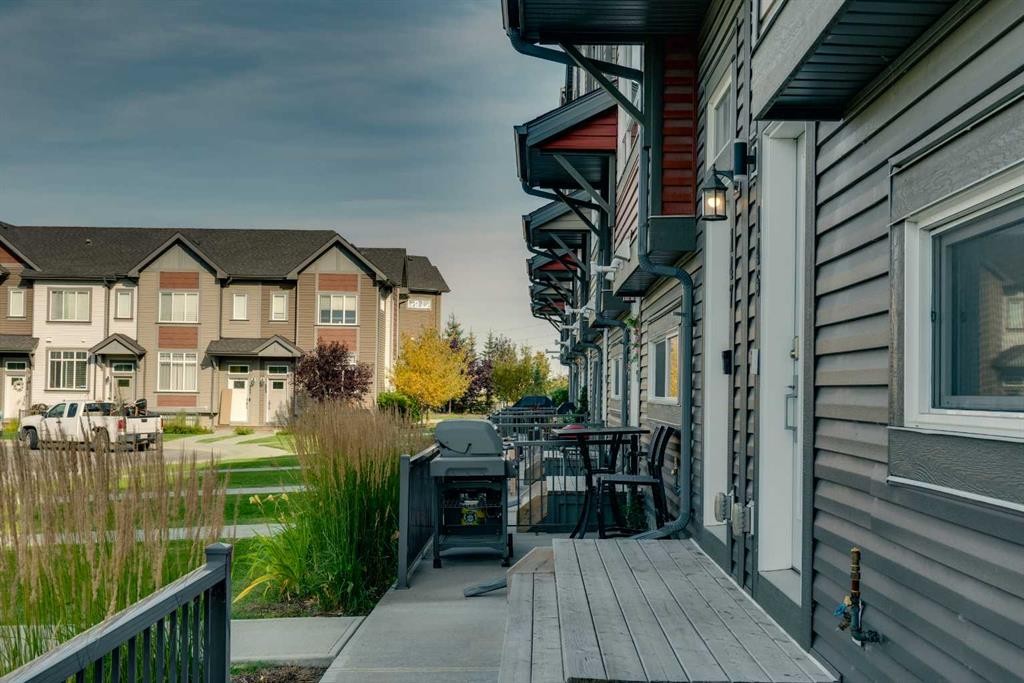147 Copperstone Park Se, Calgary, AB