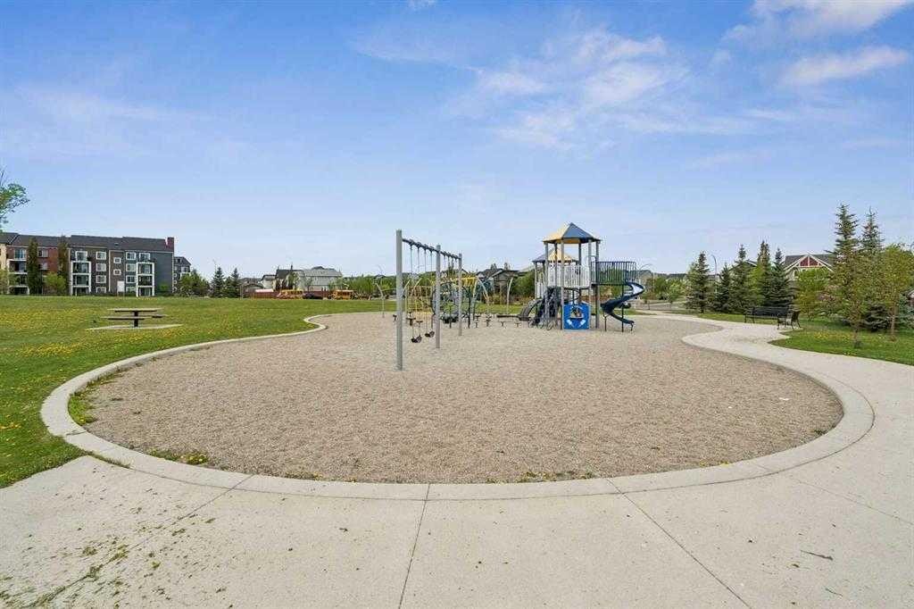 147 Copperstone Park Se, Calgary, AB