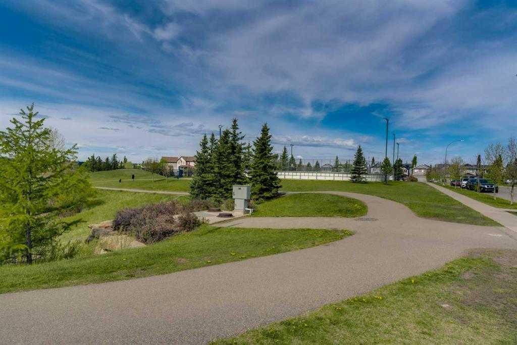 147 Copperstone Park Se, Calgary, AB