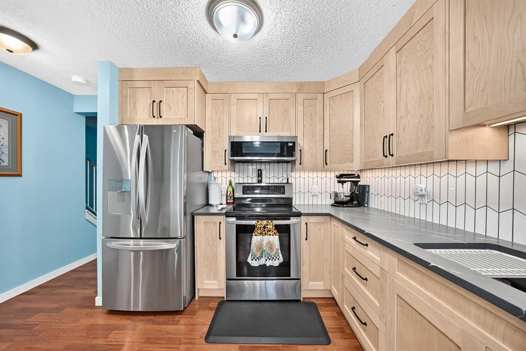 44 Mckinley Road Se, Calgary, AB