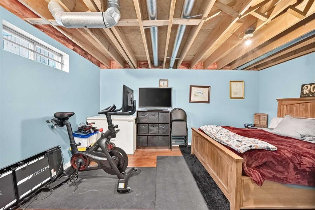 44 Mckinley Road Se, Calgary, AB