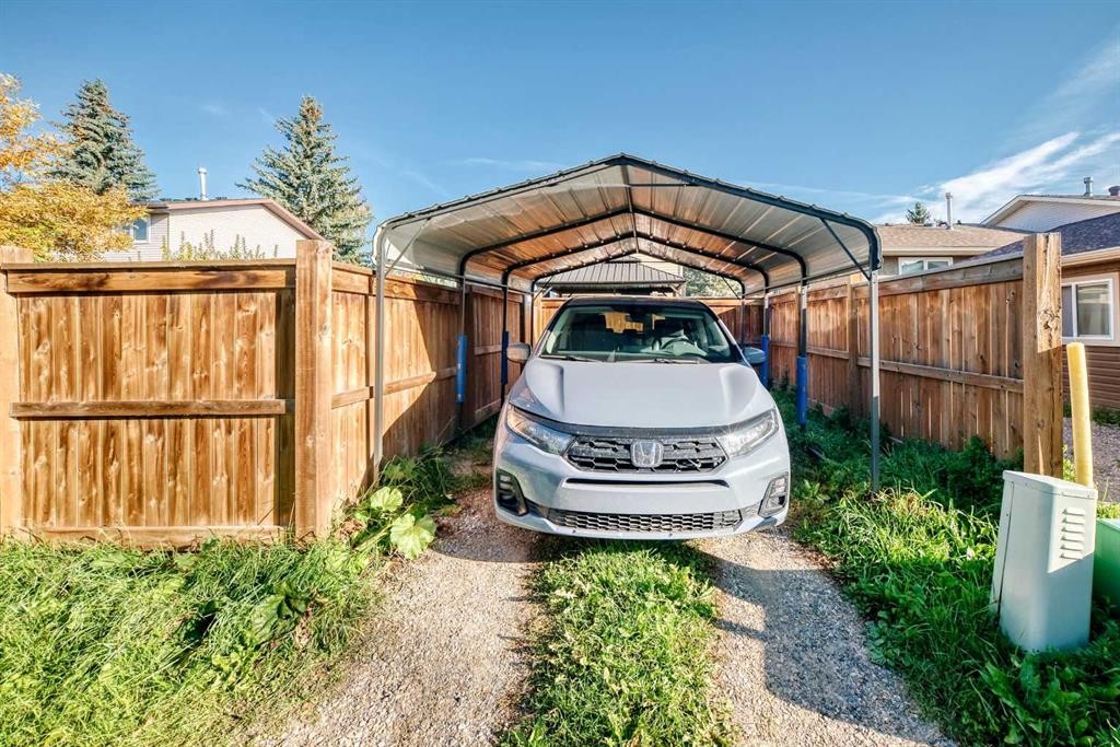 44 Mckinley Road Se, Calgary, AB