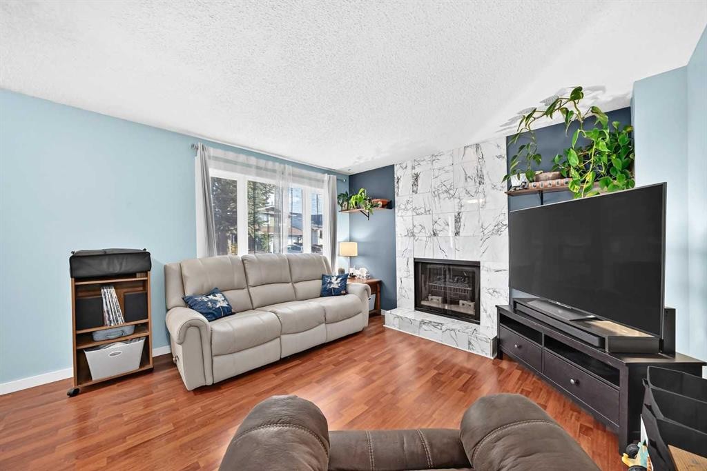 44 Mckinley Road Se, Calgary, AB
