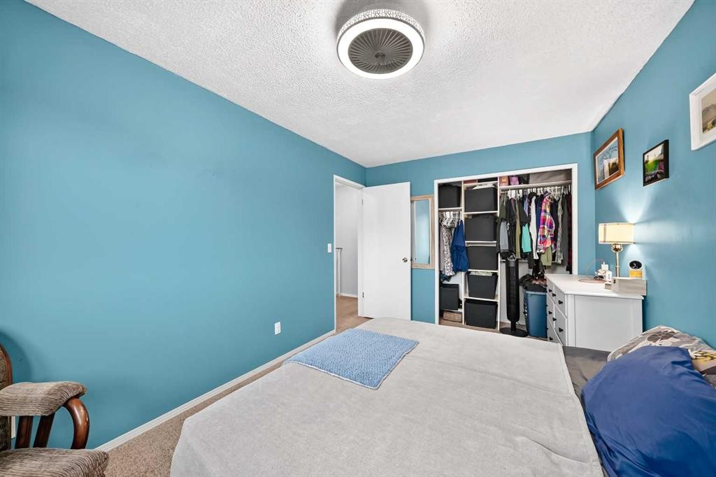 44 Mckinley Road Se, Calgary, AB