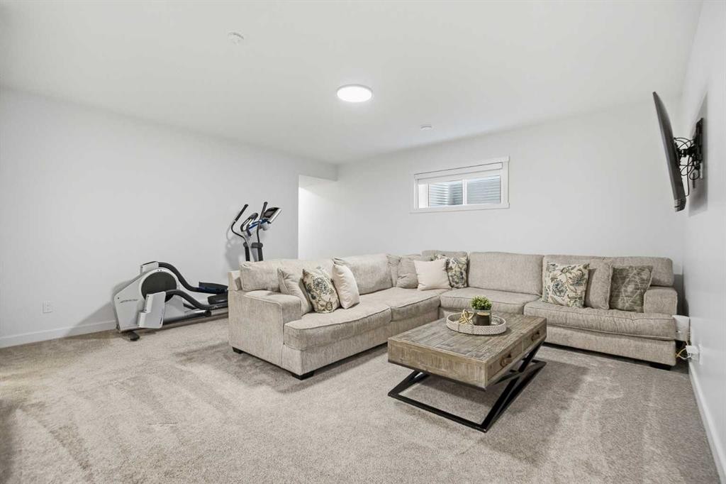 13 Bayview Mews Sw, Airdrie, AB
