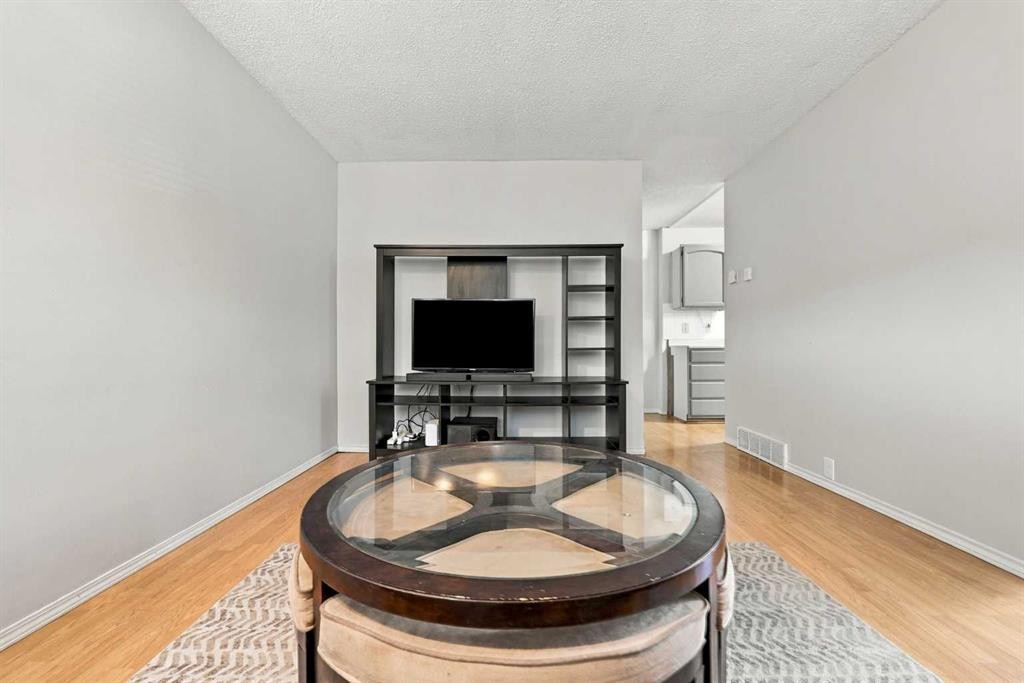 3924 29A Avenue Se, Calgary, AB