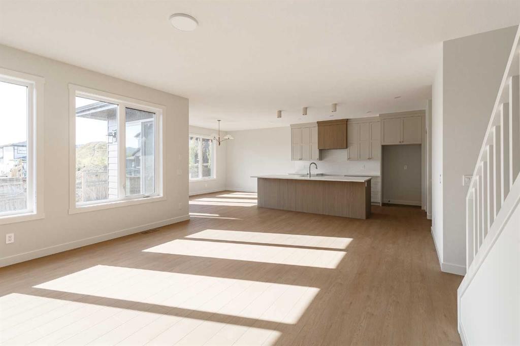 141 Creekstone Hill Sw, Calgary, AB