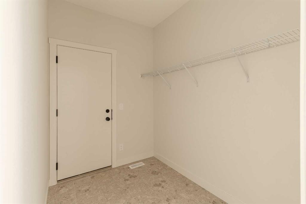 141 Creekstone Hill Sw, Calgary, AB