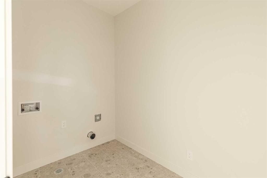 141 Creekstone Hill Sw, Calgary, AB