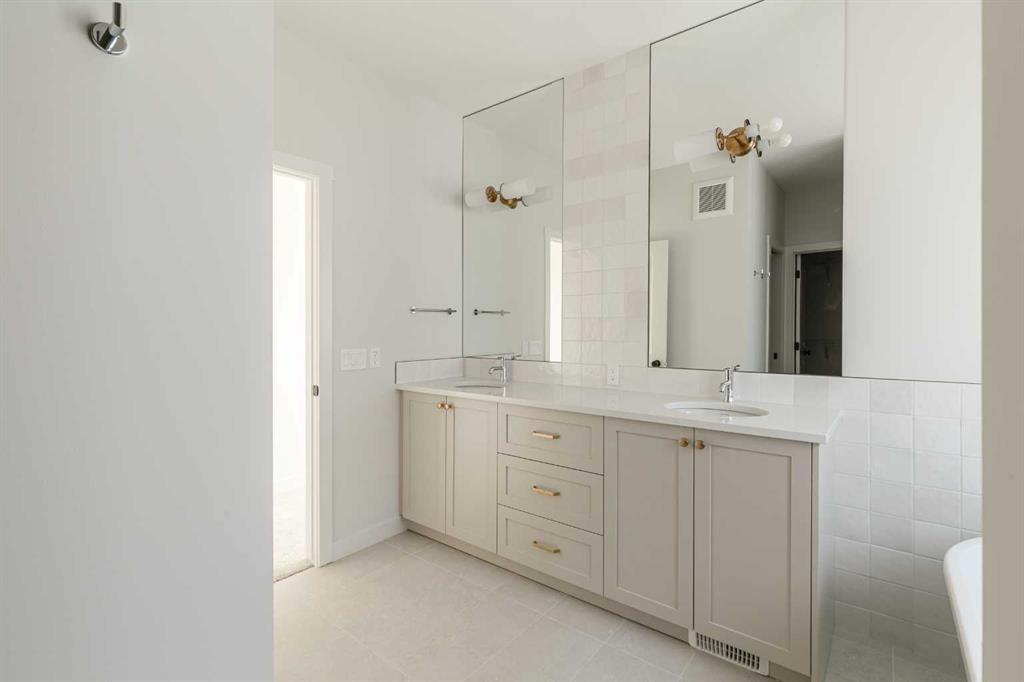 141 Creekstone Hill Sw, Calgary, AB