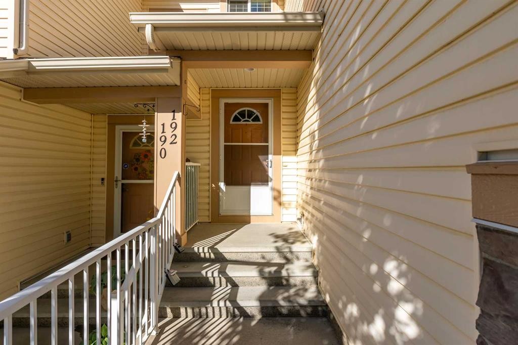 192 Sunset Point, Cochrane, AB