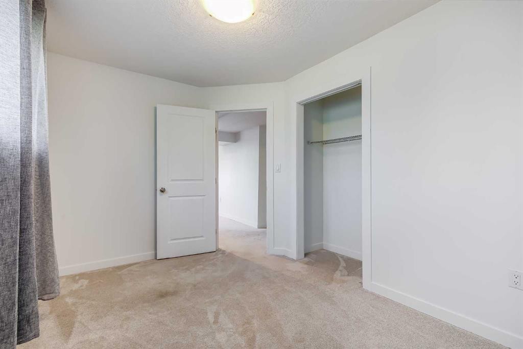 8007 36 Avenue Nw, Calgary, AB