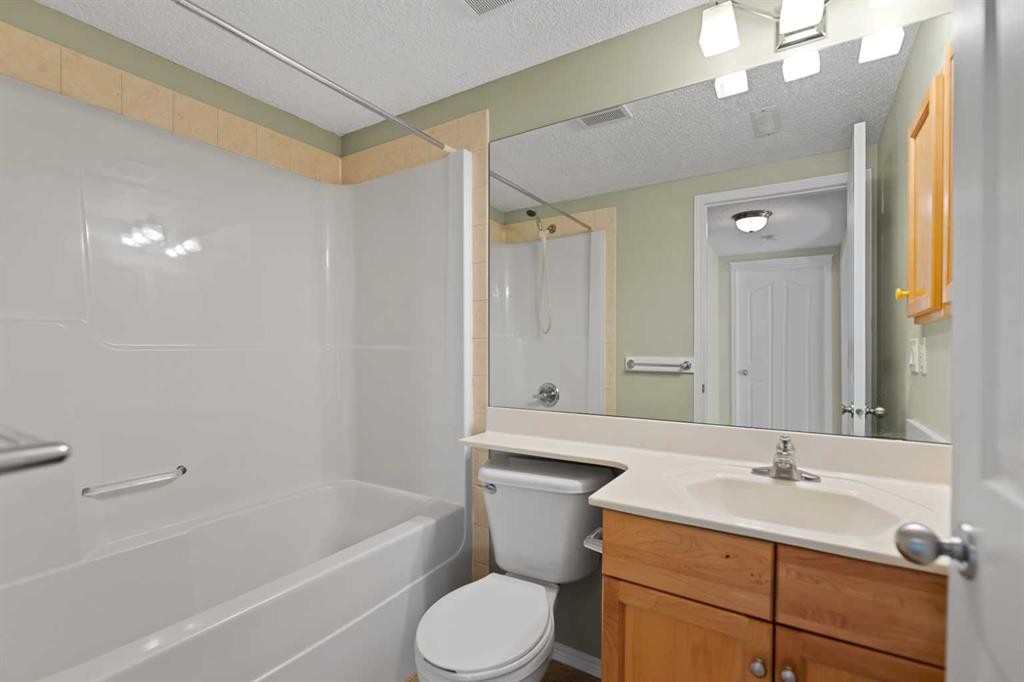 31 Springborough Way Sw, Calgary, AB