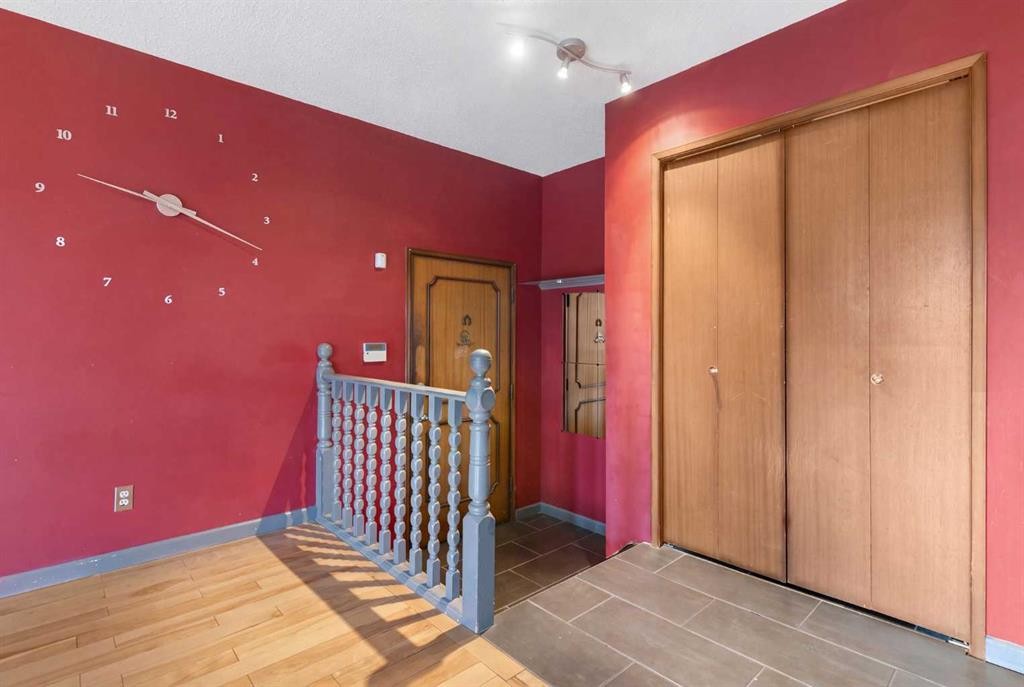 107 Bermuda Close Nw, Calgary, AB