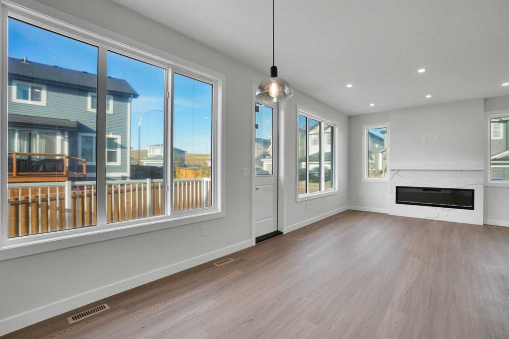 162 Heritage Court, Cochrane, AB