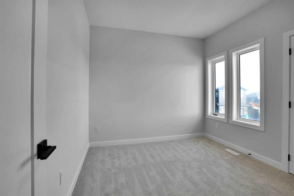 162 Heritage Court, Cochrane, AB