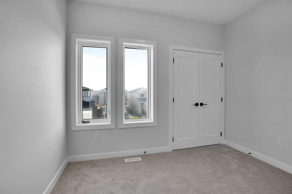 162 Heritage Court, Cochrane, AB