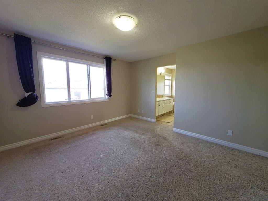 16 Nolancrest Green Nw, Calgary, AB