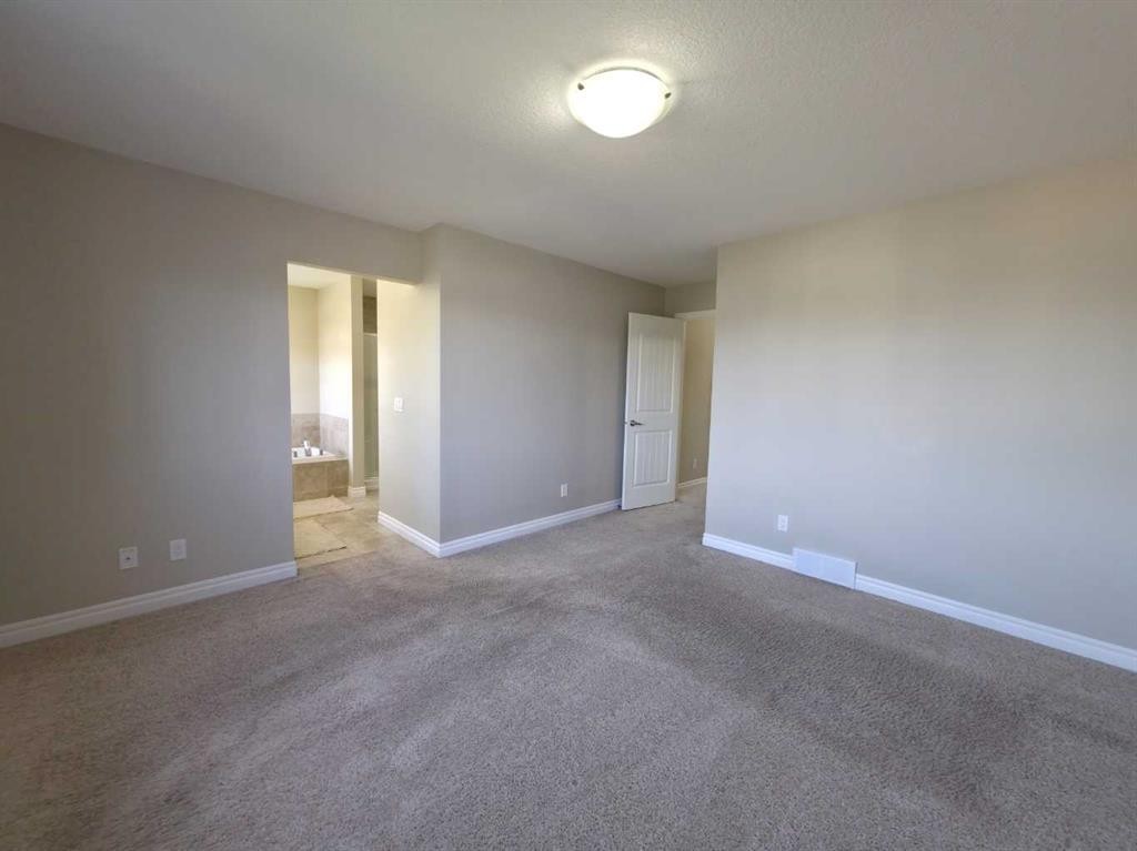 16 Nolancrest Green Nw, Calgary, AB
