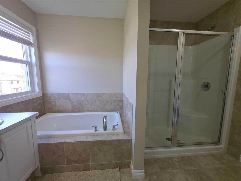 16 Nolancrest Green Nw, Calgary, AB