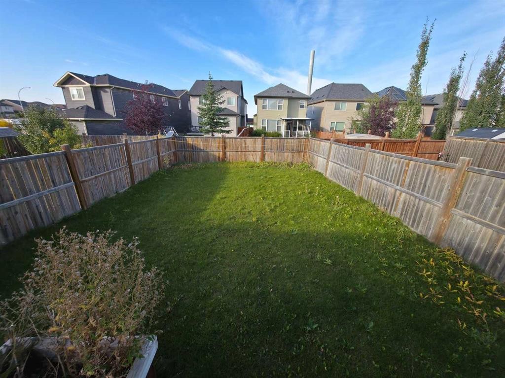 16 Nolancrest Green Nw, Calgary, AB