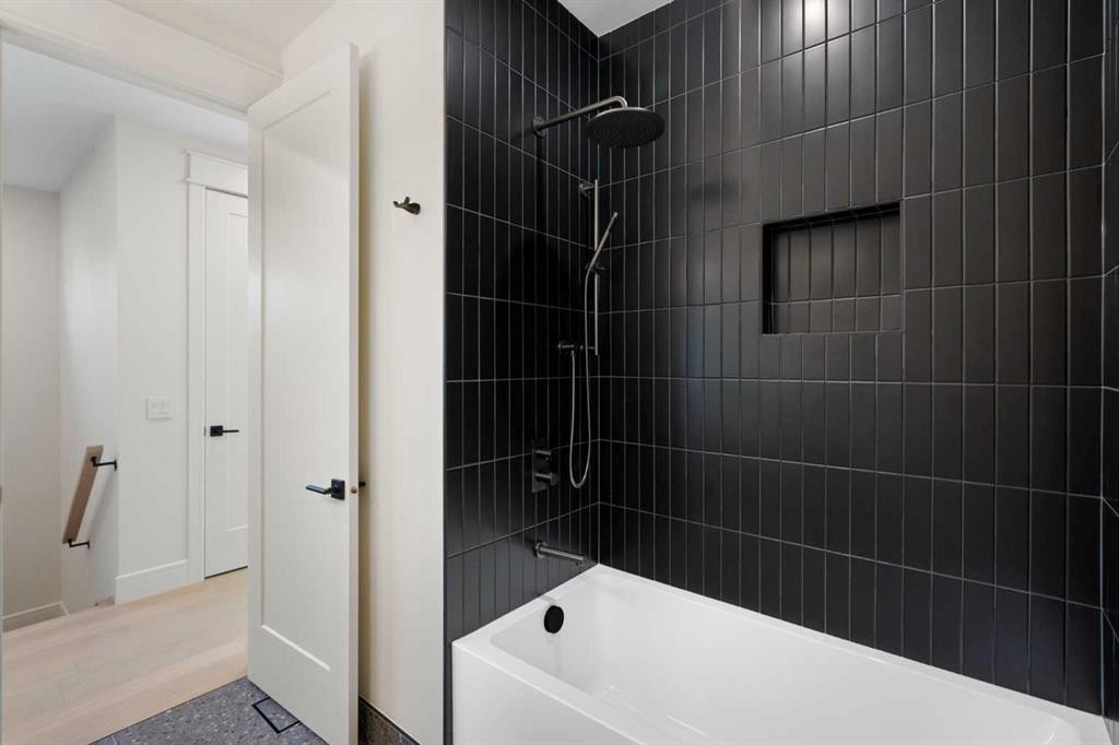 3322 42 Street Sw, Calgary, AB