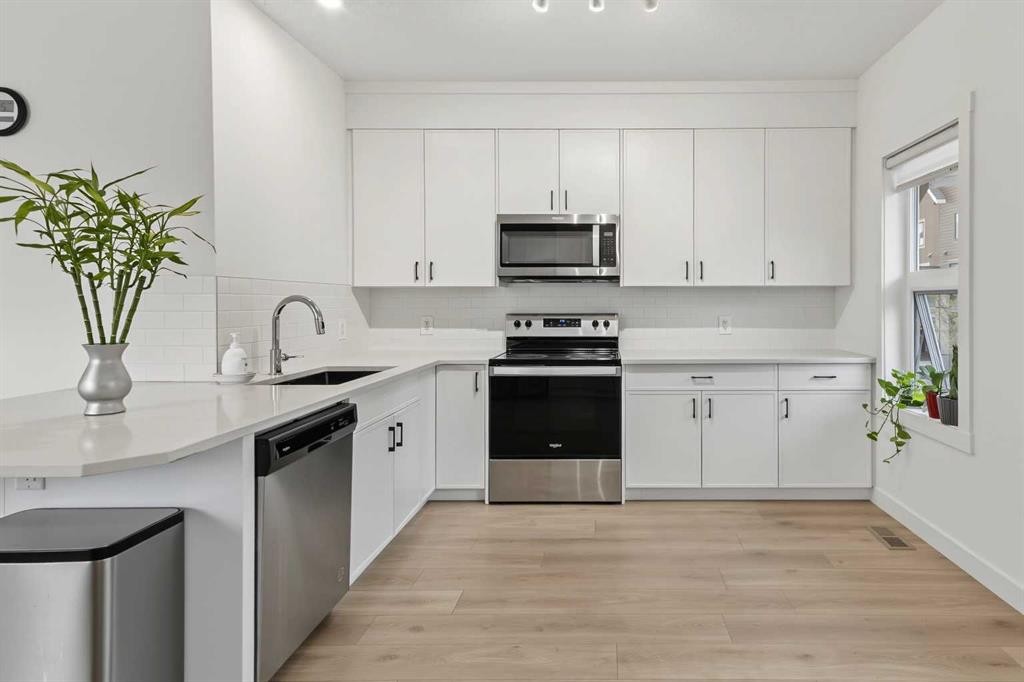 244 Livingston Common Ne, Calgary, AB