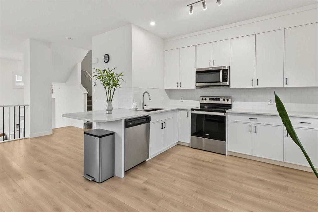 244 Livingston Common Ne, Calgary, AB
