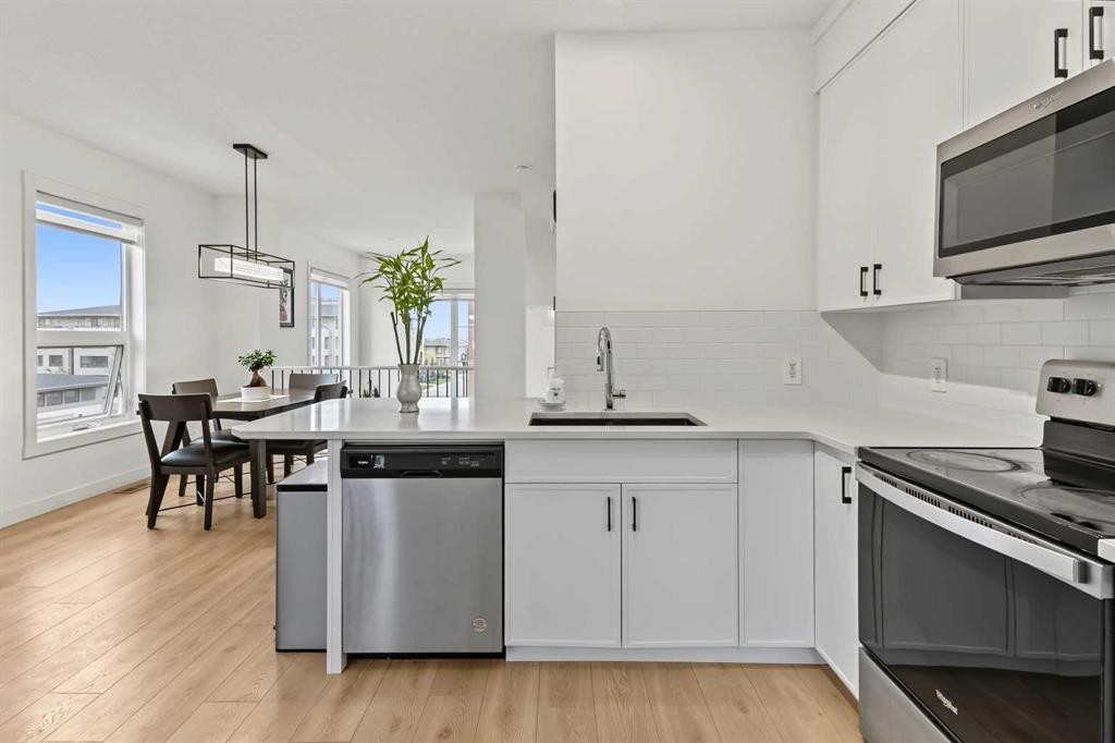 244 Livingston Common Ne, Calgary, AB