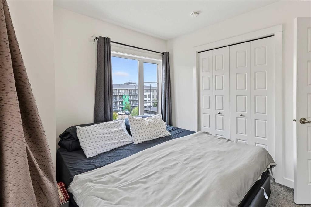 244 Livingston Common Ne, Calgary, AB