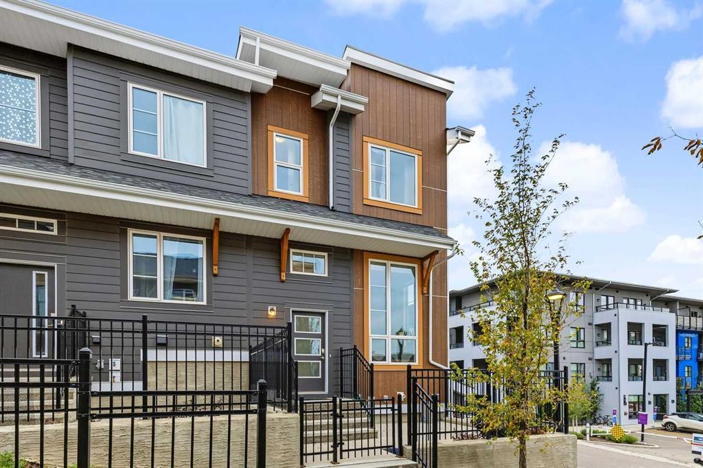 244 Livingston Common Ne, Calgary, AB