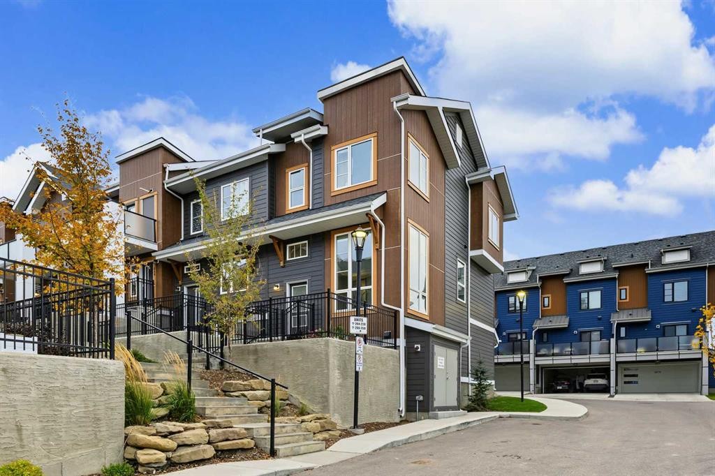 244 Livingston Common Ne, Calgary, AB