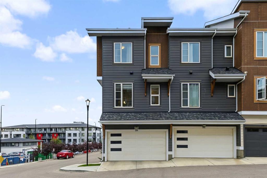 244 Livingston Common Ne, Calgary, AB