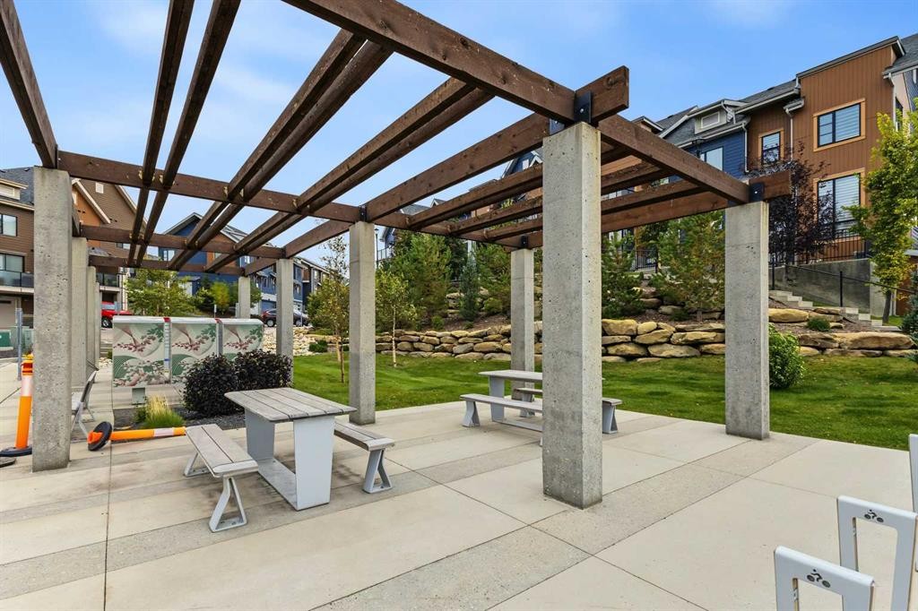 244 Livingston Common Ne, Calgary, AB