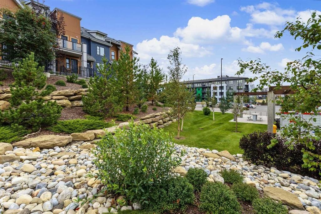 244 Livingston Common Ne, Calgary, AB