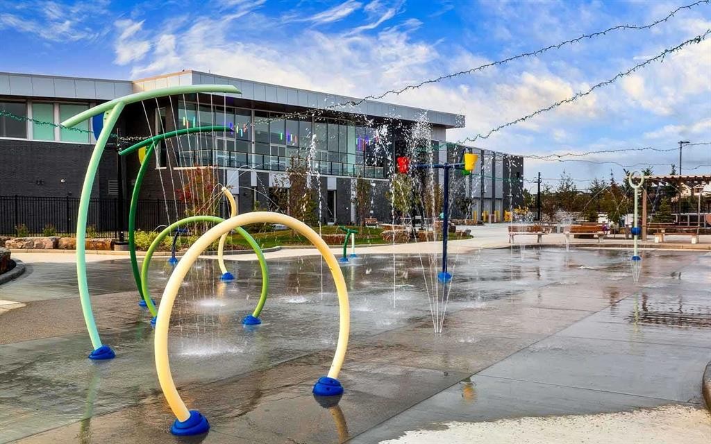 244 Livingston Common Ne, Calgary, AB