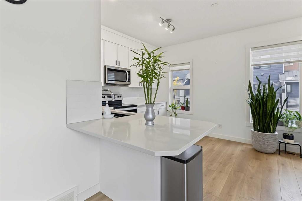 244 Livingston Common Ne, Calgary, AB