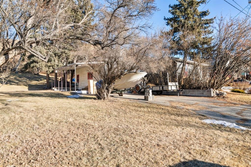 328 Third Street West, Cochrane, AB