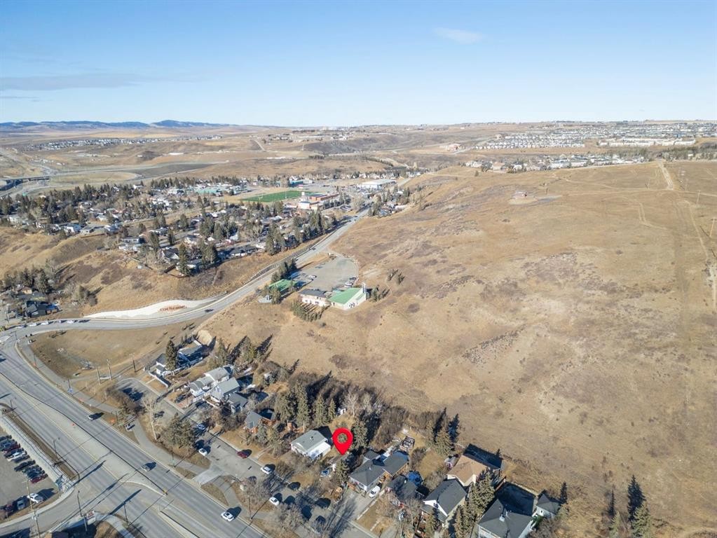 328 Third Street West, Cochrane, AB