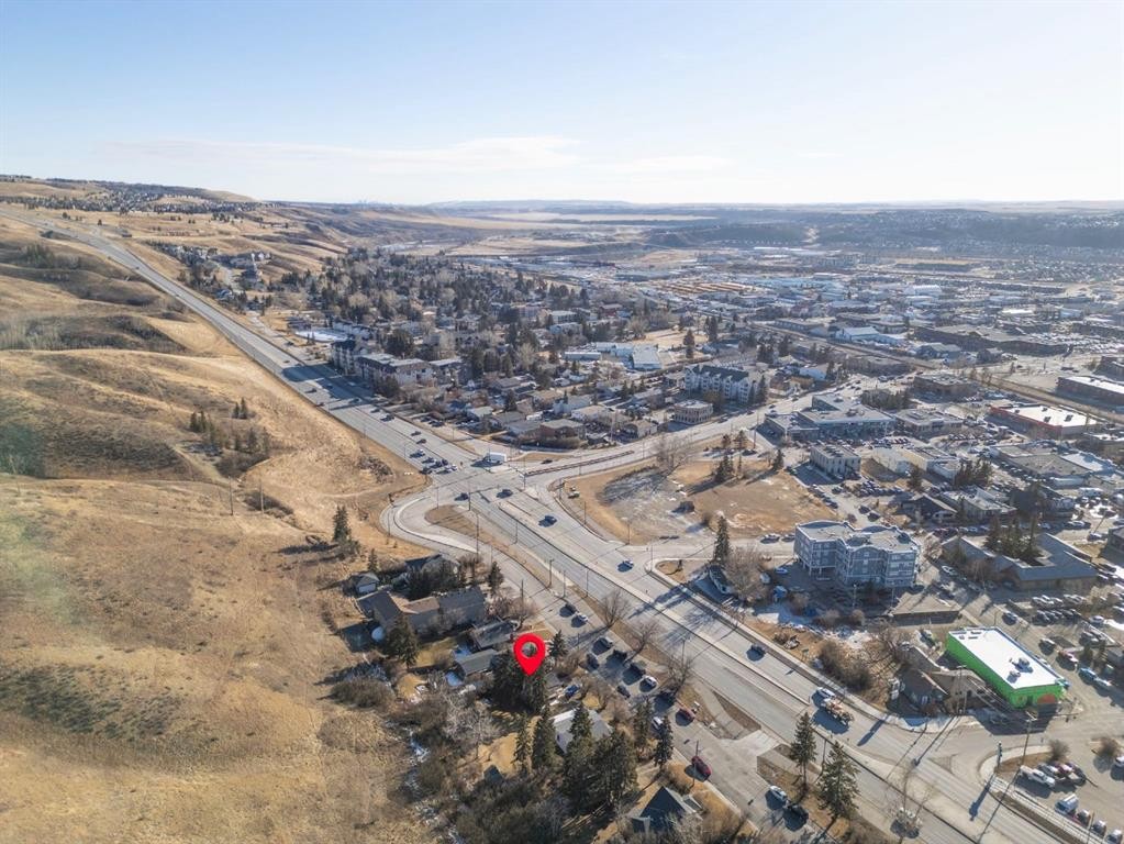 328 Third Street West, Cochrane, AB