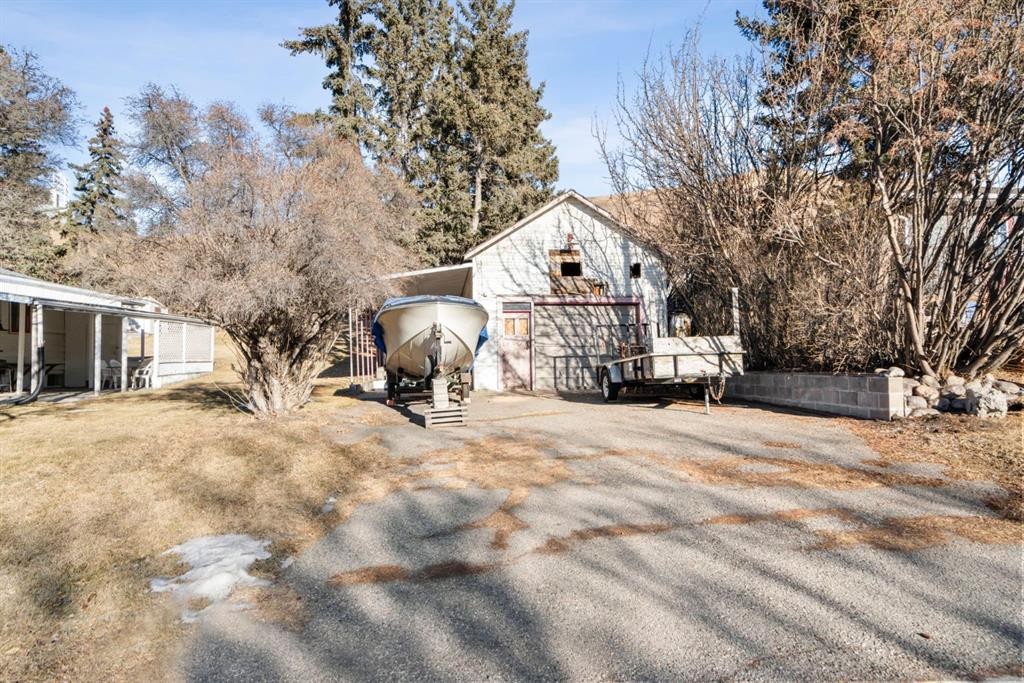 328 Third Street West, Cochrane, AB