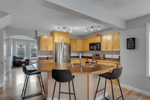 133 Covebrook Close Ne, Calgary, AB 